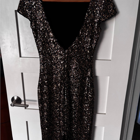 Dress the Population Black and Gold Sequin Backless Dress - Picture 4 of 5